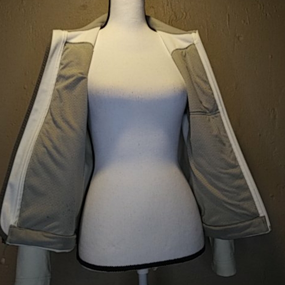 The North Face Apex Jacket Cream Small - Picture 8 of 10